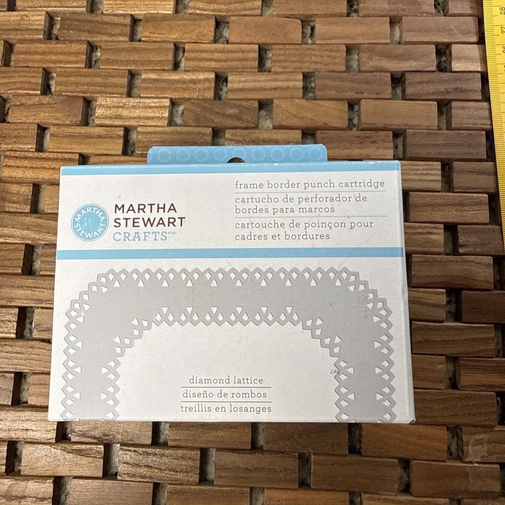Martha Stewart Crafts Frame Border Punch DIAMOND LATTICE Scrapbooking Cartidge